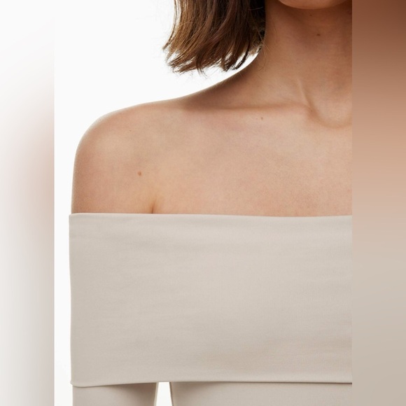 Aritzia Contour Deco Bodysuit NWT , sz : medium - Picture 4 of 10